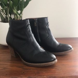 Madewell zip up booties in black